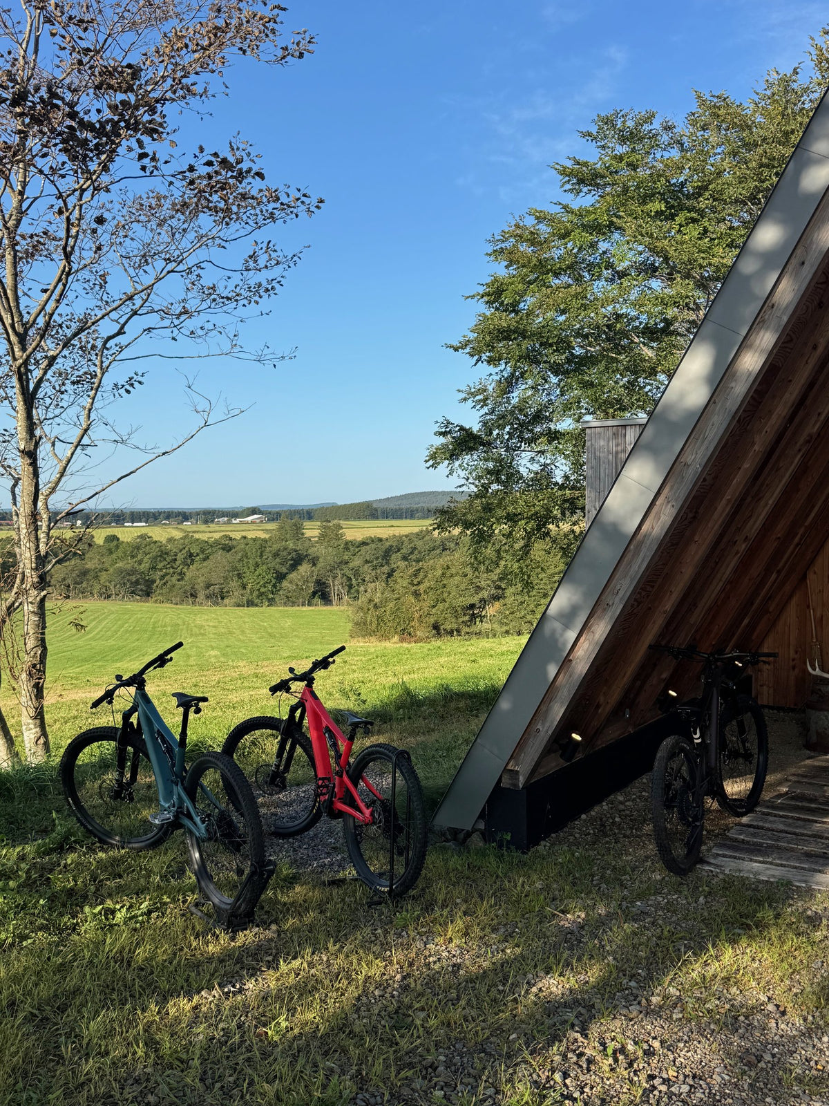 farm villa takuの前に並ぶE-MTB